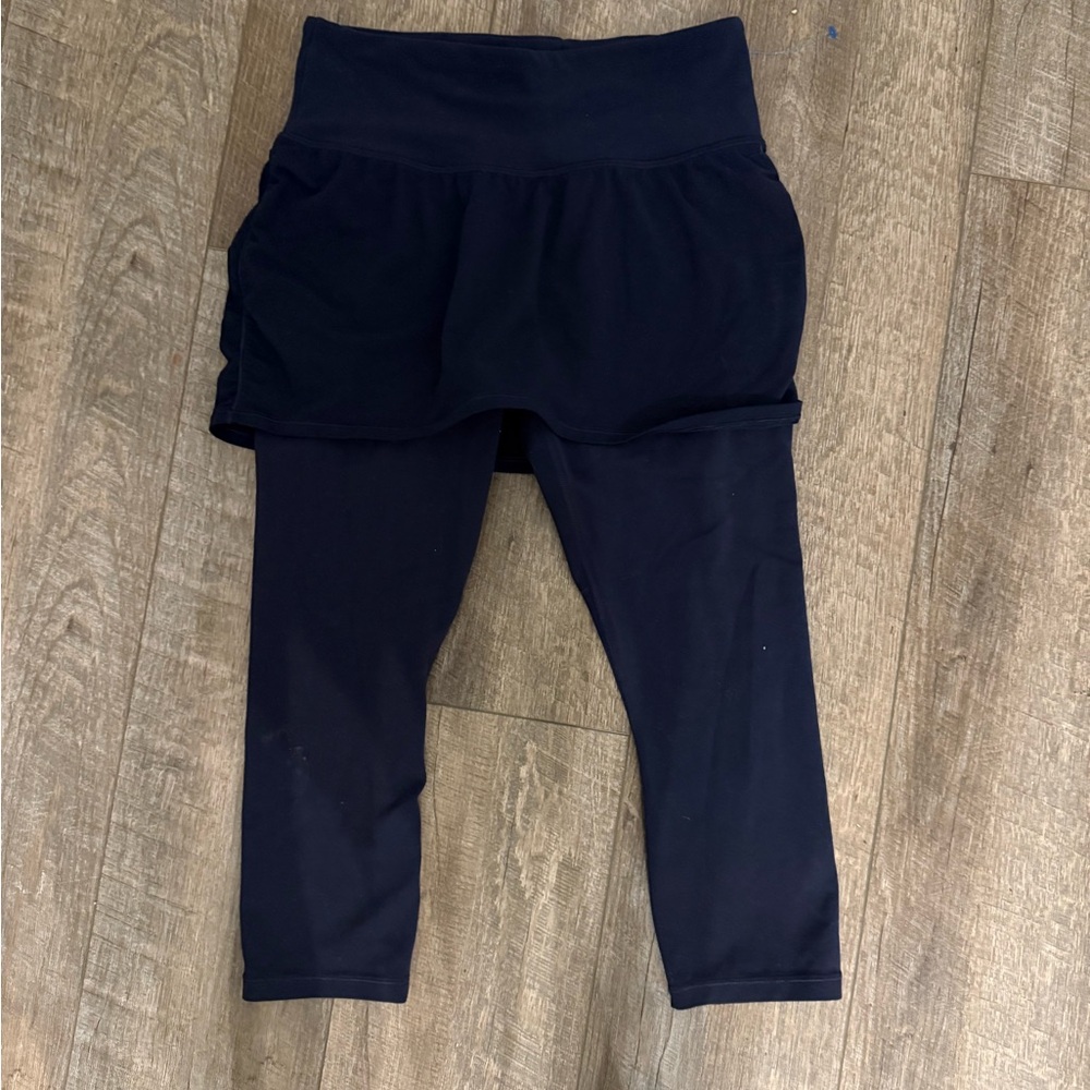 Athleta Navy Blue 3/4 Length Women’s  Leggings With Built in Skirt Size Small